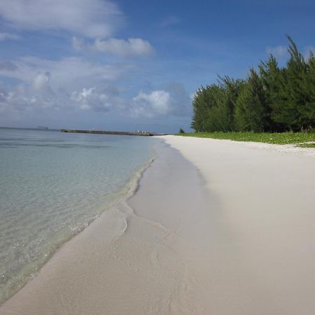 Aquarius Beach Tower Susupe Esterno foto